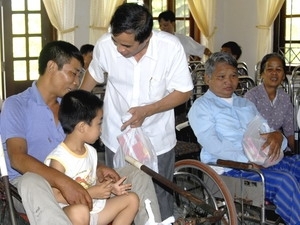 ປະກາດລັດຖະບັດຍັດບຸລິມະສິດໃຫ້ແກ່ຜູ້ມີຄຸນງາມຄວາມດີຕໍ່ການປະຕິວັດ